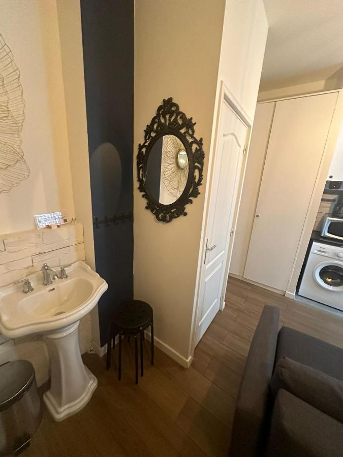 Апартаменты Super Location Meets Charming Studio -Ecole Militaries Champ De Mars - 7Th Arrondisment Париж Экстерьер фото